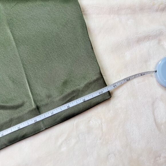 Aritzia Babaton Outgoing Satin Cargo Pants Relaxed Olive Green Women’s 8 Utility - Picture 11 of 16